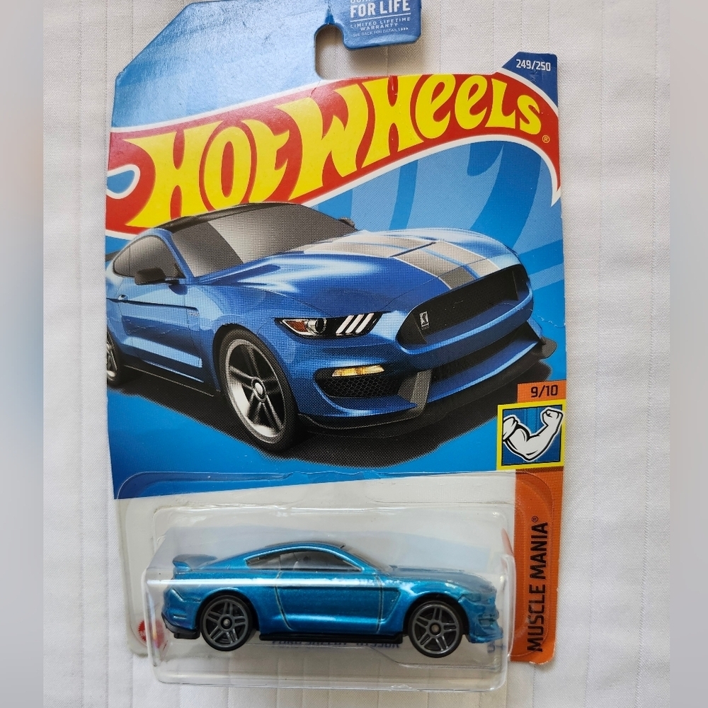 Hot Wheels Muscle Mania Ford Shelby Gt350R Blue Die-Cast Car Toy